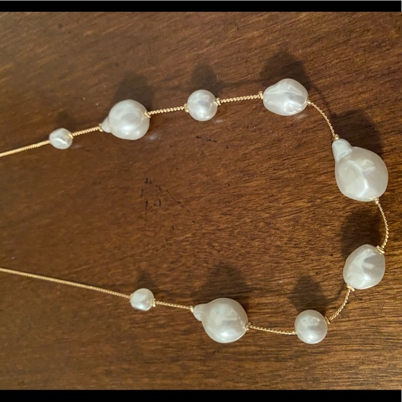NWOT Pearl Necklace 😍 - Picture 6 of 16